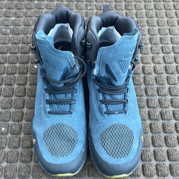 Vasque Breeze LT NTX Waterproof Hiking Boot, Size 8 1/2 - Picture 3 of 10